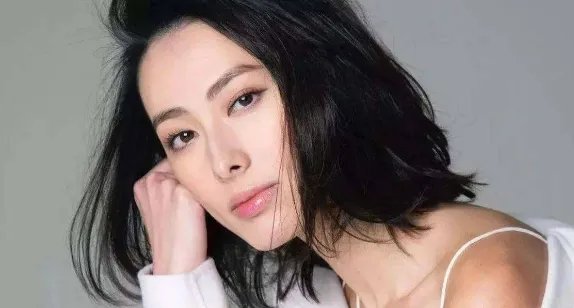 为何梁洛施会选择李泽楷分手?