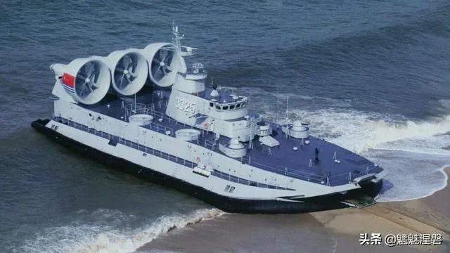 05式两栖步兵战车本身可以海上浮渡,为何还要用726气垫登陆艇运输?