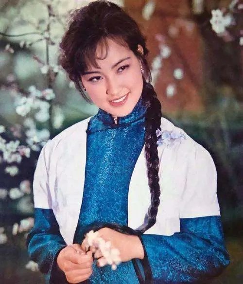 方舒外号“高压线”,追求者无数,意外车祸撞出姐弟恋。后来怎样?