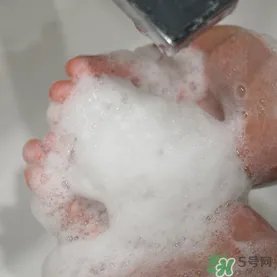 Freeplus洗面奶怎么样?芙丽丝芳洗面奶好用吗