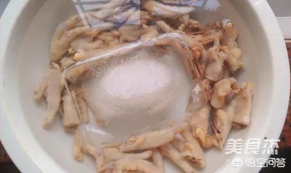 如何制作泡椒凤爪?
