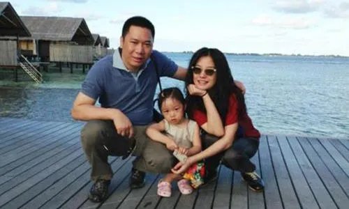 赵薇被传离婚,为什么会把社交账户里关于黄有龙的内容全部删除?