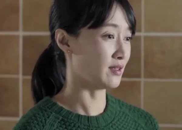钟小艾的父亲是什么人？