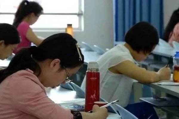 哈工大因为学生考试作弊便开除学籍是惩罚太重了吗?