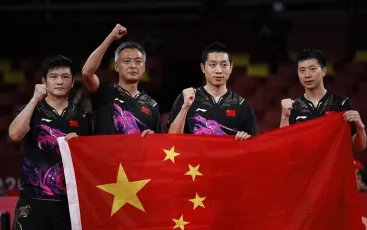 刘国梁做到了!樊振东惊险逆转奥恰洛夫,国乒队实现四连冠了吗?