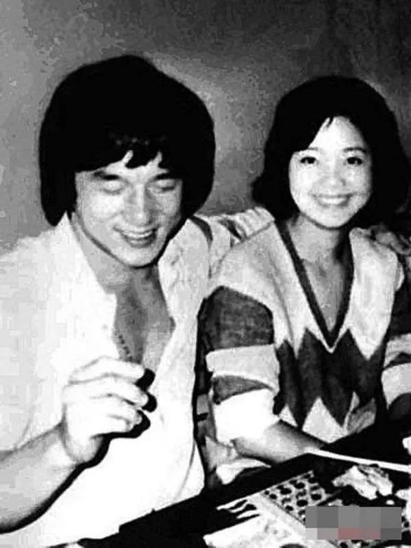 成龙有几个老婆?