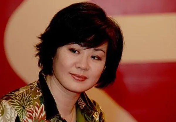 《牧马人》女主角丛珊,走红后遭人妒忌无奈出国,如今咋样了?