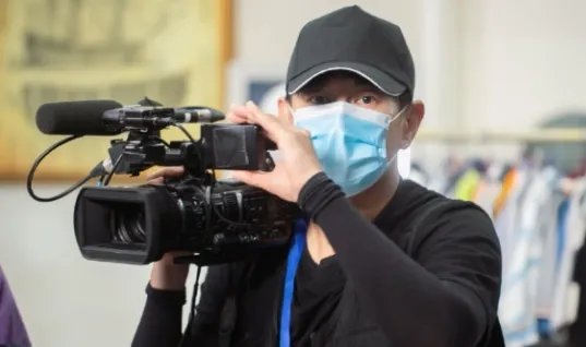 你怎么看待吴奇隆被保安当成坏人按倒这件事呢?