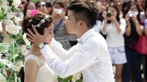 结婚典礼台词怎么说 婚礼主持人台词精选