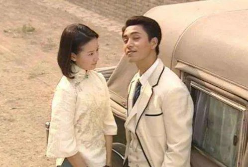 曾合作《金粉世家》,当众人宣布“董洁是我的”,陈坤和董洁是什么关系?