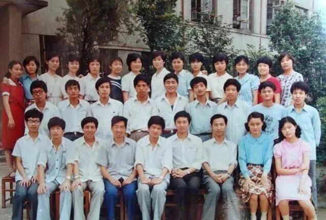 扒一扒明星毕业照，看看明星的颜值是如何“疯狂生长”的？