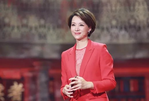 离开央视后的董卿现在的生活是什么样的?