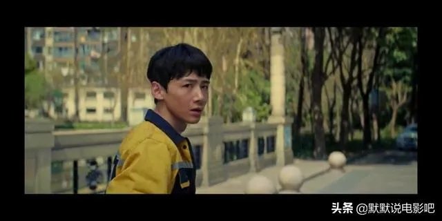 《平凡的荣耀》中同为实习生的曾浩是真的将孙弈秋当做朋友吗？
