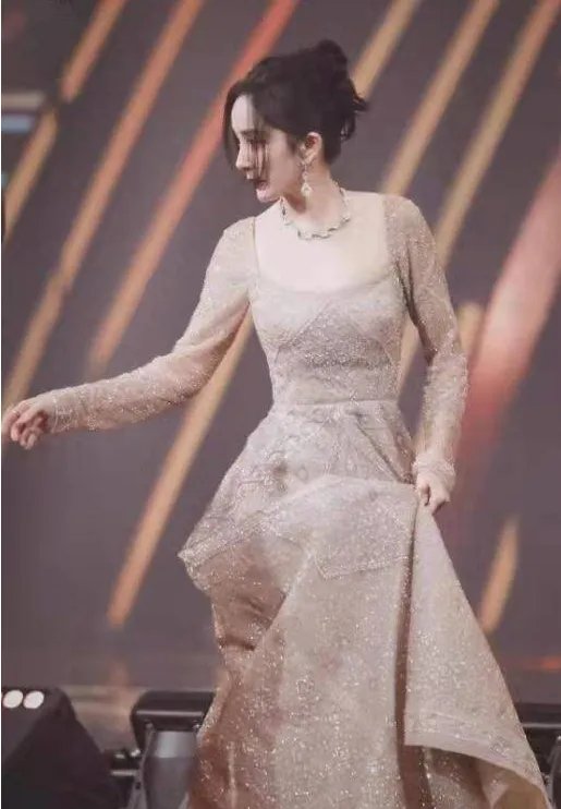 杨幂和刘亦菲不和吗?为何有传言说刘亦菲不接纳杨幂呢?