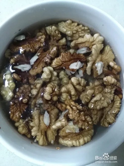 好吃的零食核桃的做法