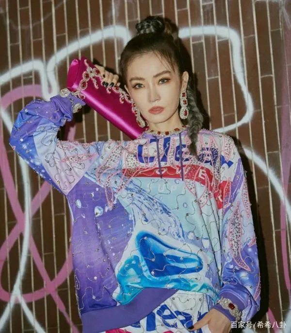 因父亲一句话无奈隐退的谢金燕,如今儿子生父还是谜吗?