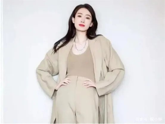 张小斐不再“沉默”，14年成名之路，揭示了娱乐圈怎样的潜规则呢？