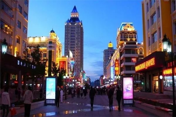 中俄边境城市,总是会有漂亮的俄罗斯美女在晃荡,这其中藏着什么猫腻?