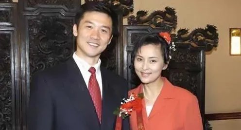 黄志忠与柯蓝恋爱九年之久,柯蓝揭穿黄志忠丑恶嘴脸,为何从不提结婚二字?