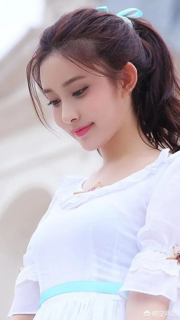 上联:子规啼尽杜鹃红,如何对下联?