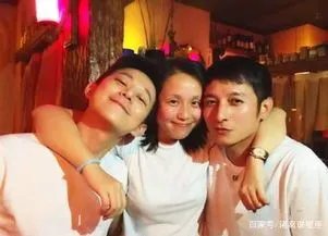 李维嘉老婆是龙丹妮吗,与神秘女子牵手逛街被网友发现,真的吗?