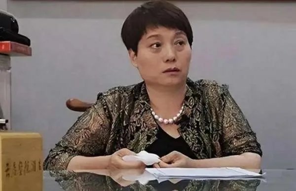 被女儿举报后,前妻又举报山东蓝翔校长,他们一家这是怎么了?