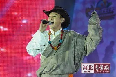 中国好声音旦增尼玛结婚了吗结婚照怎么回事 个人资料妻子的照片