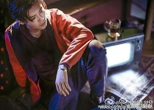 鹿晗的演技配的上天价片酬吗?