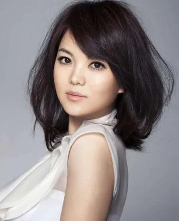 从主持人到总裁,你喜欢李湘这种类型的女生吗?