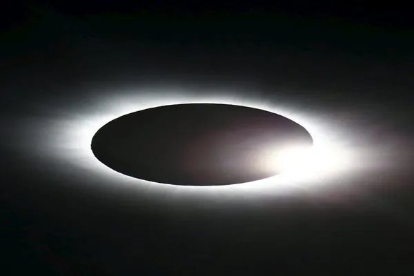 究竟月球背面有什么秘密?世界上最巨大最清晰ufo?