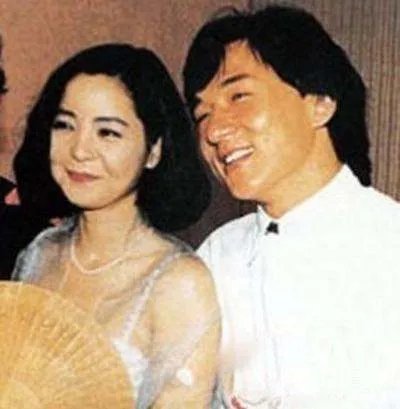 成龙有几个老婆?