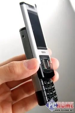 握持手感 周边按键 1600万色屏幕