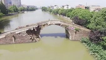 河南宜阳在建景观大桥坍塌,有人员伤亡吗?