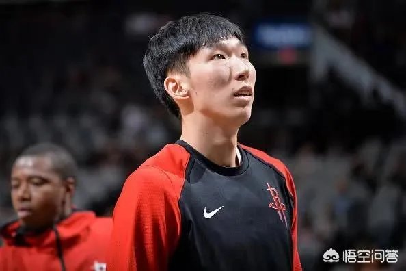 周琦登场,强势完成双手暴扣,为什么火箭队替补席连个鼓掌的都没有?