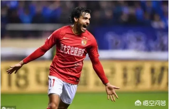 埃尔克森和高拉特以天价年薪“归化”我国，你认为对每逢比赛就“腿软”的国足有作用？