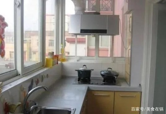 小户型的生活阳台,怎样才能变成厨房呢?
