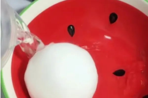 不用胶水和硼砂水和粘土和剃须泡怎么做起泡胶?