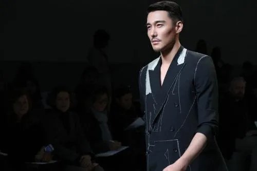 有哪些知名演员出演了《绝对计划》这部影视作品？
