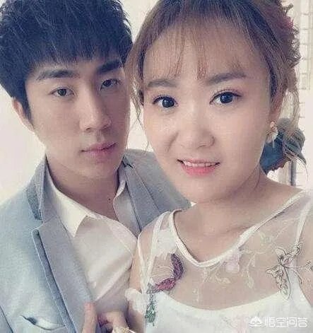 如何看待LOL主播骚男离婚后因妈妈太年轻被误认成新对象?离婚后的骚男更加自由吗?