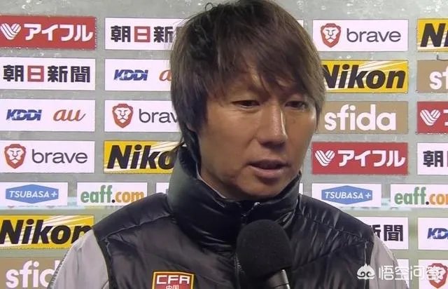东亚杯国足1-2不敌日本的比赛中,央视直播中途黑屏,发生了什么?
