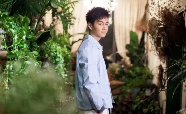 陈晓《人生路遥》杀青,他与年代剧的适配度怎么样?