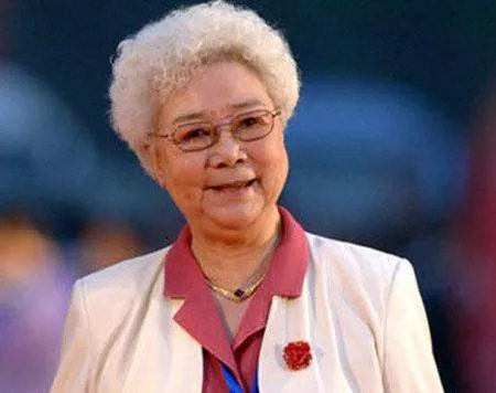 悲惨的田华：家中四人患癌，花光300万，如今怎样？