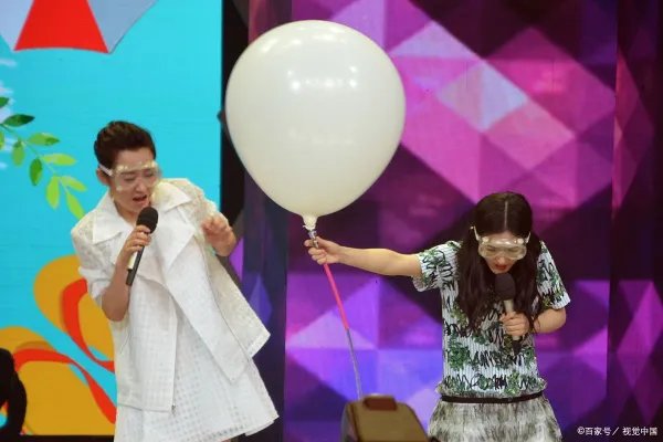 谢娜挺孕肚回归《快本》,你觉得这次回归她的状态如何?
