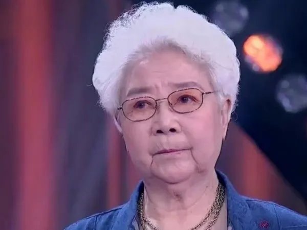 悲惨的田华：家中四人患癌，花光300万，如今怎样？