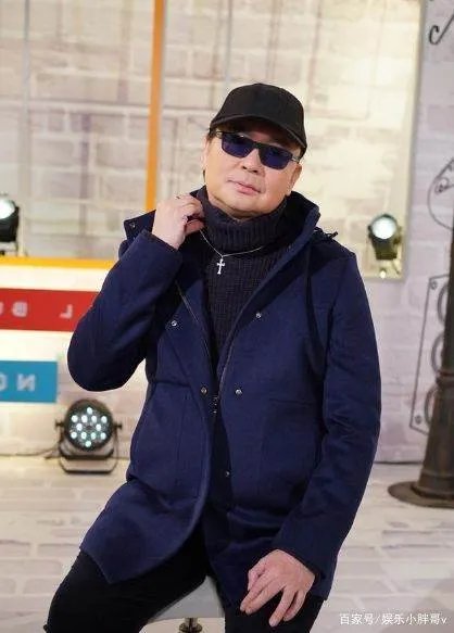 因1句话遭张国荣封杀,从红极一时沦落为“4大癫王”,如今怎样了 ?
