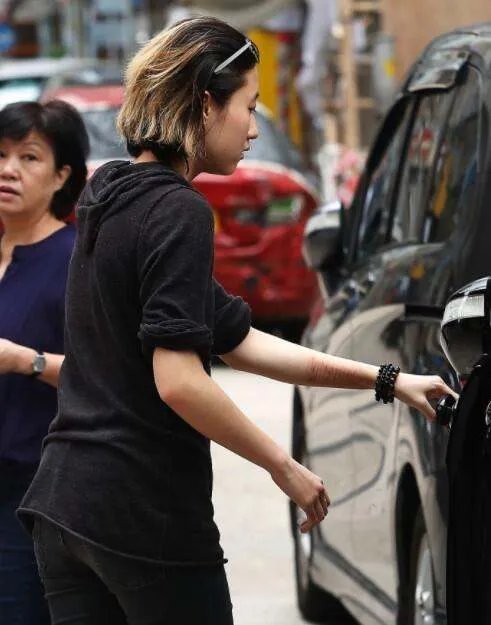 成龙有几个老婆?
