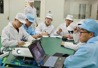 为什么两学生成功造卫星?