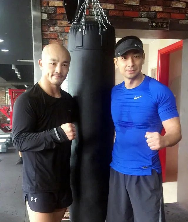 如何看待武僧一龙醒悟向拳迷道歉,从此会放下“武僧”的噱头重新做自己?