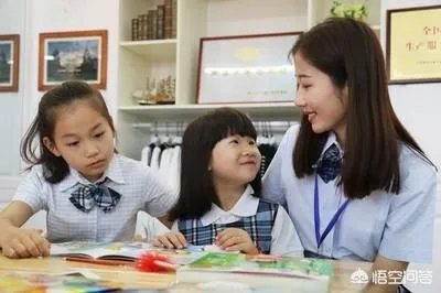 您觉得老师让家长批改作业这个做法对吗?为什么?