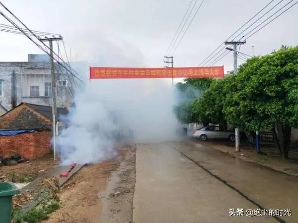 高考生伪造清华录取通知书背后的原因是什么?